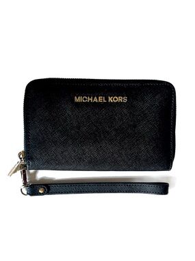 🖤 MK Saffiano Leather Wristlet Wallet in Black 🖤